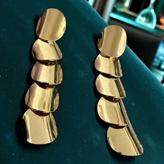 Brincos aço inoxidável dourados compridos