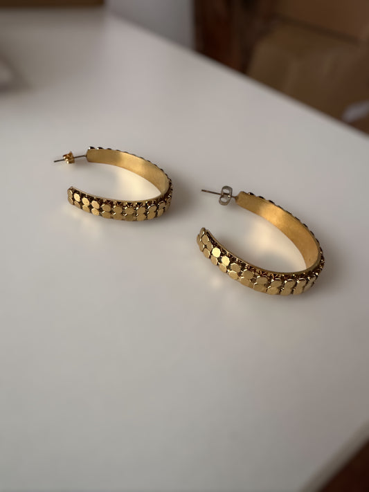 Argolas em aço inoxidável dourado com brilho