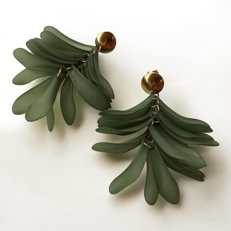 Brincos aço inoxidáve com pétalas verde seco