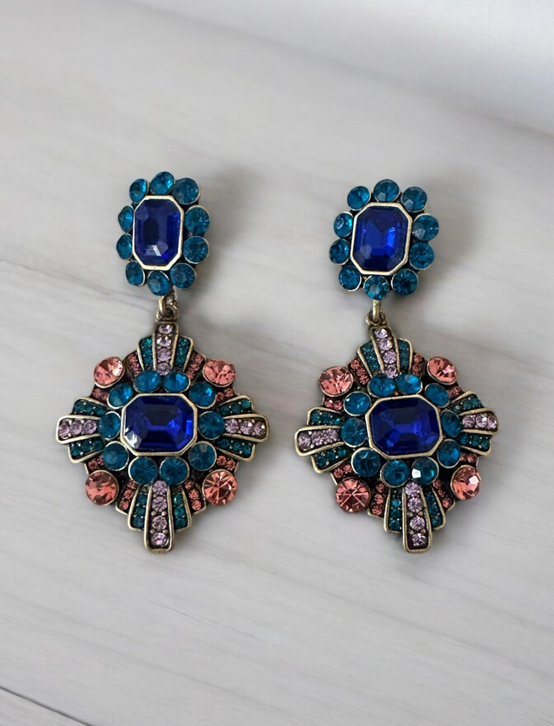 Brincos sofisticados com brilhantes em aço inoxidável