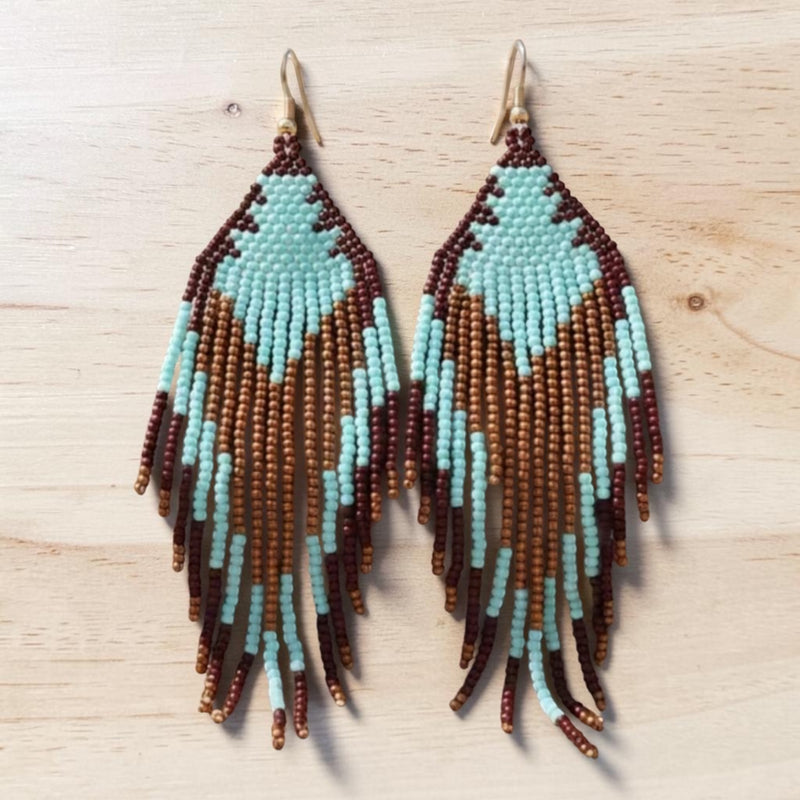 Brinco turquesa e castanhos